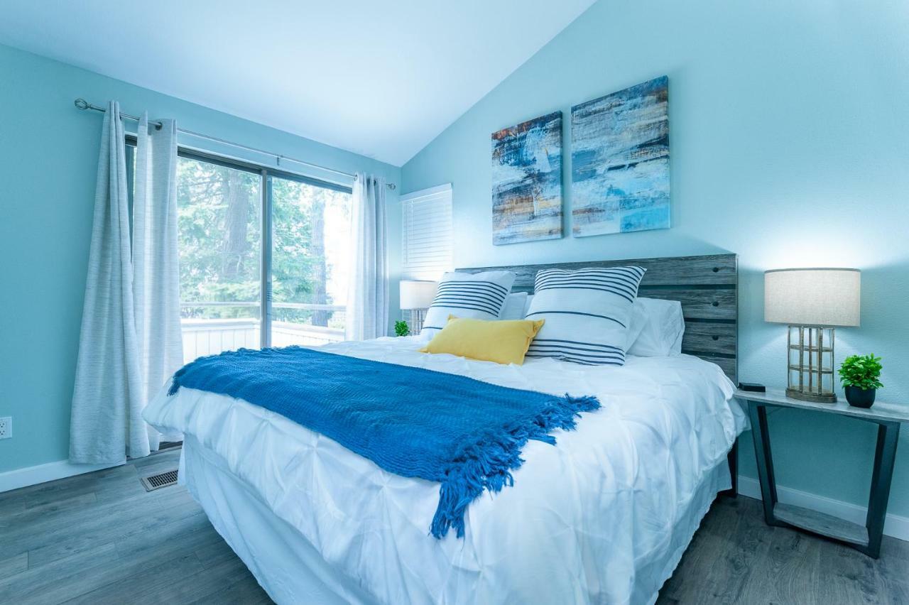 Appartamento Oceanview Escape At Birch Bay With Indoor Pool & Hot Tub Blaine Esterno foto