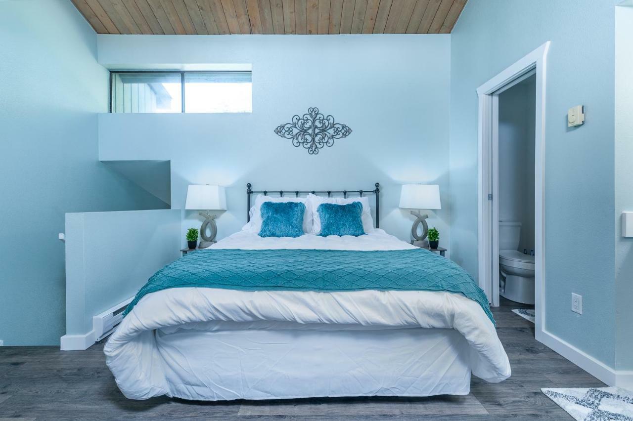 Appartamento Oceanview Escape At Birch Bay With Indoor Pool & Hot Tub Blaine Esterno foto