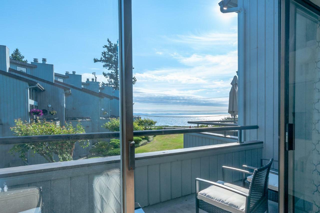 Appartamento Oceanview Escape At Birch Bay With Indoor Pool & Hot Tub Blaine Esterno foto